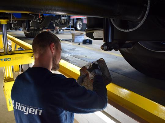 Ga zorgeloos de weg op met Royen Service …