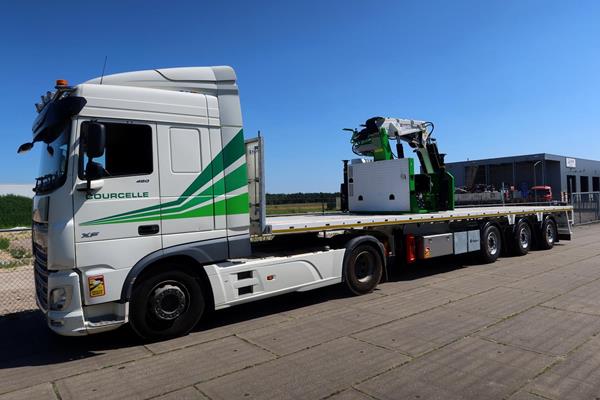 Neues Material auf der Straße für Transports Courcelle