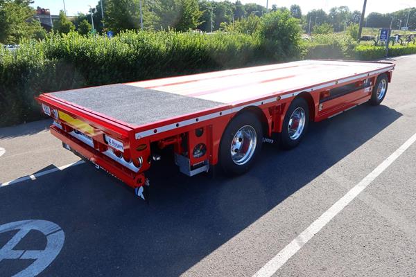 MultiWay flatbed trailer supplied for straw and forage transport