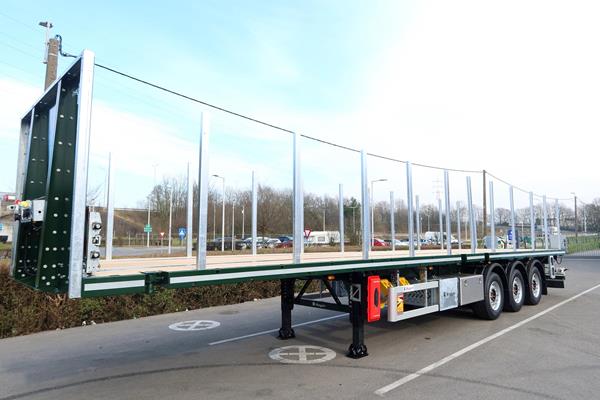 Deuxième semi-remorque plateau LoadWay Heavy-Light Twistlock pour Transports Van Goitsenhoven