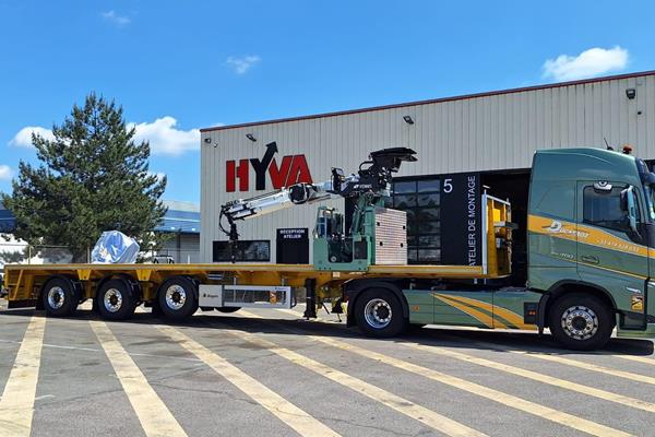 Nouvelle semi-remorque sur les routes pour Transports Ducarroz