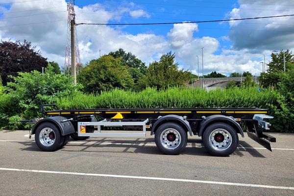 Levering van een MultiWay Forest-aanhangwagen voor Bigorre Forest