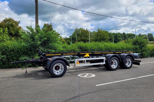 Levering van een MultiWay Forest-aanhangwagen voor Bigorre Forest