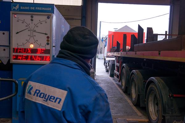 Ouvrier tôlier - Monteur de caisses