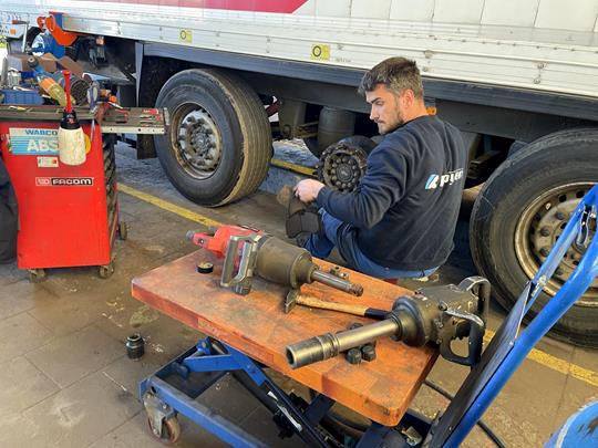 Concrete oplossingen om de stilstand van uw aanhangwagens te beperken